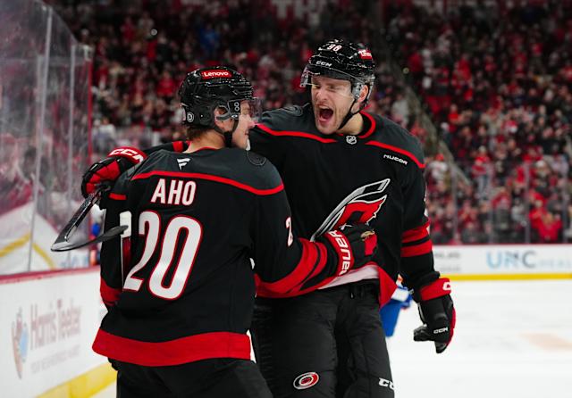 Dallas Stars ja Colorado Avalanche kohtaavat pudotuspelien ensimmäisellä kierroksella